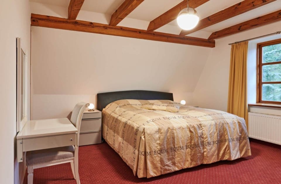 House | 5 bedrooms, individually furnished