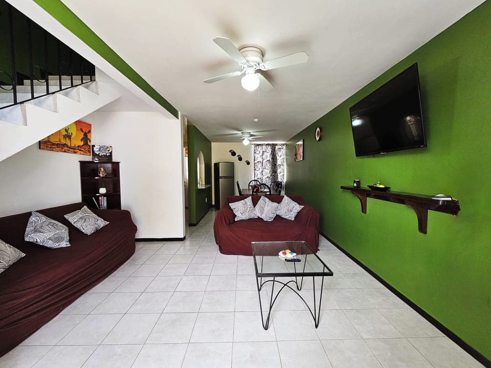 Basic House, Patio | Living area