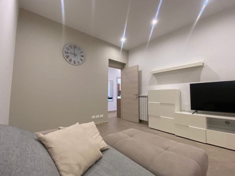 Apartment, 2 Bedrooms, Smoking, Balcony | Living room