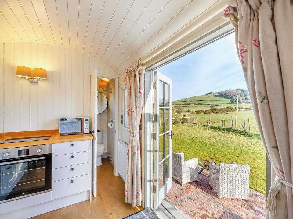 Interior | Sunflower - Llawrllan, St Harmon, near Rhayader