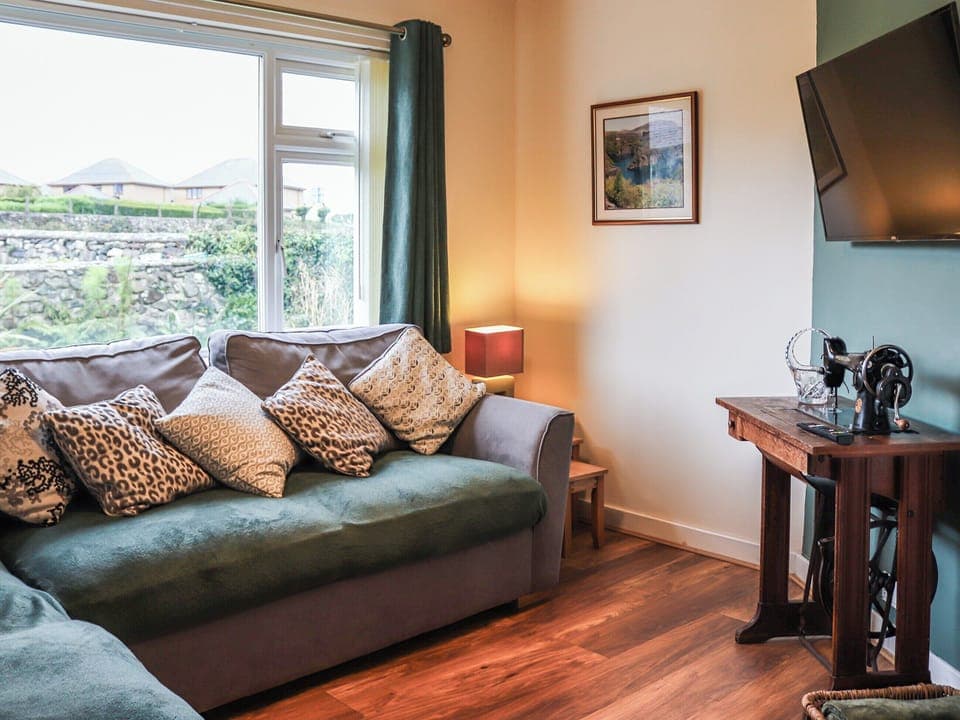 Living area | Carols Cottage, Llanrug, near Caernarfon