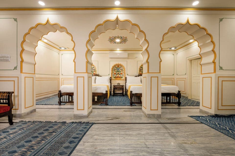 Luxury Quadruple Room | Free WiFi, bed sheets