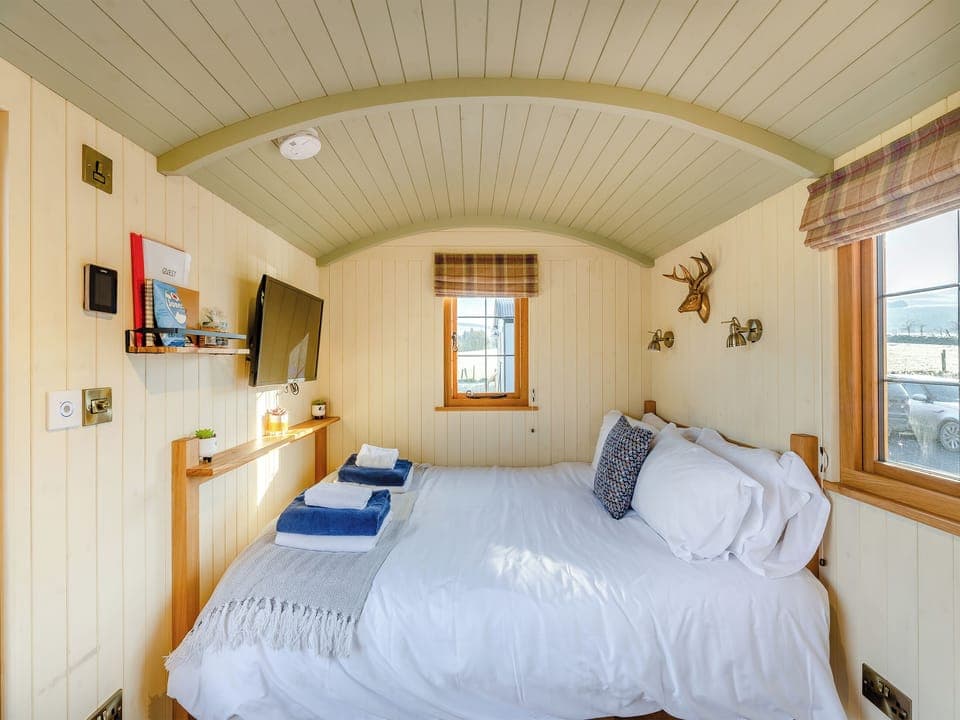 Interior | Rose - Llawrllan, St Harmon, near Rhayader