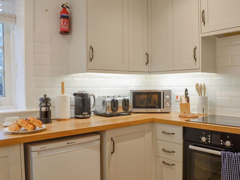 Kitchen | The Stable - Ardblair Castle Cottages, Blairgowrie