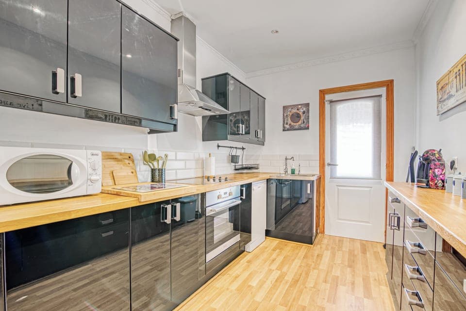 Apartment, 2 Bedrooms, Smoking, Balcony | Interior