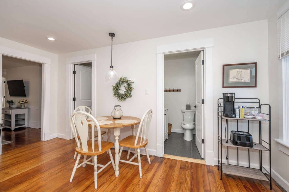 Enjoy mealtimes together at the kitchen table, with space for 3