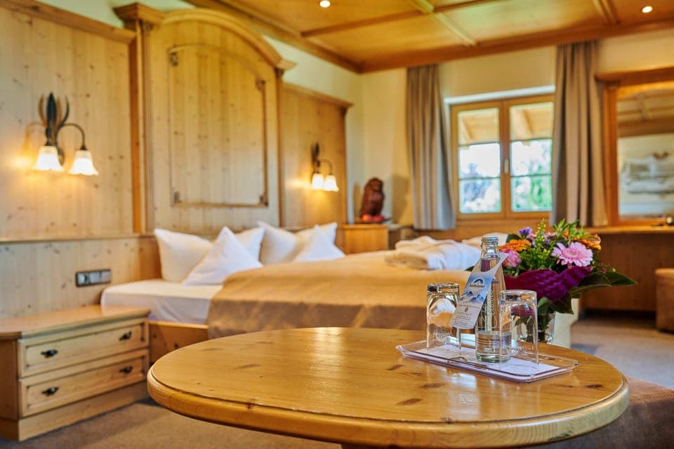 Junior Suite King Ludwig | In-room safe, desk, laptop workspace, free WiFi