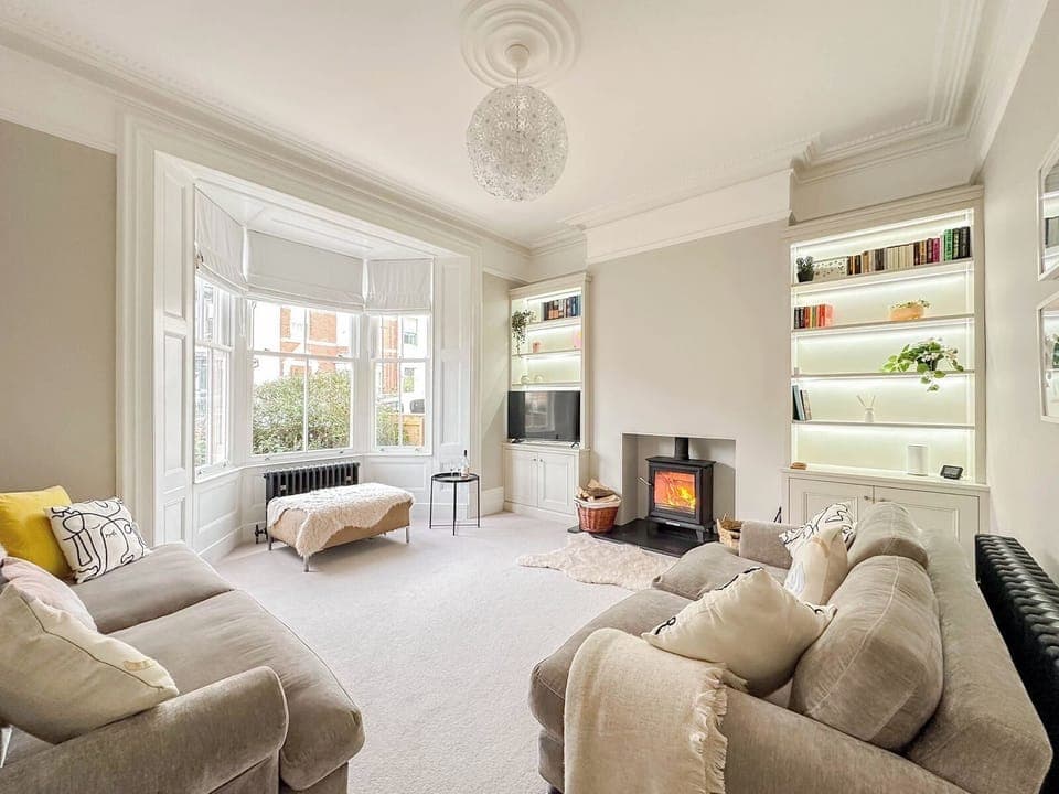 House | Living area | TV, fireplace