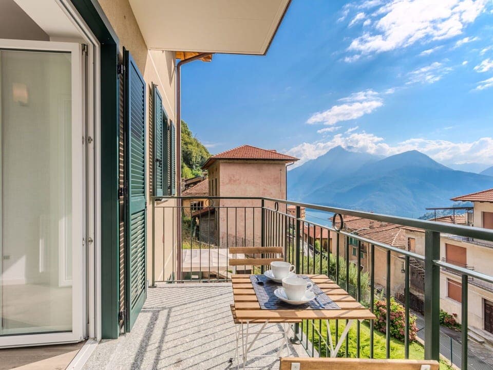 Sky, Daytime, Property, Building, Cloud, Azure, Wood, Shade, Architecture, Sunlight