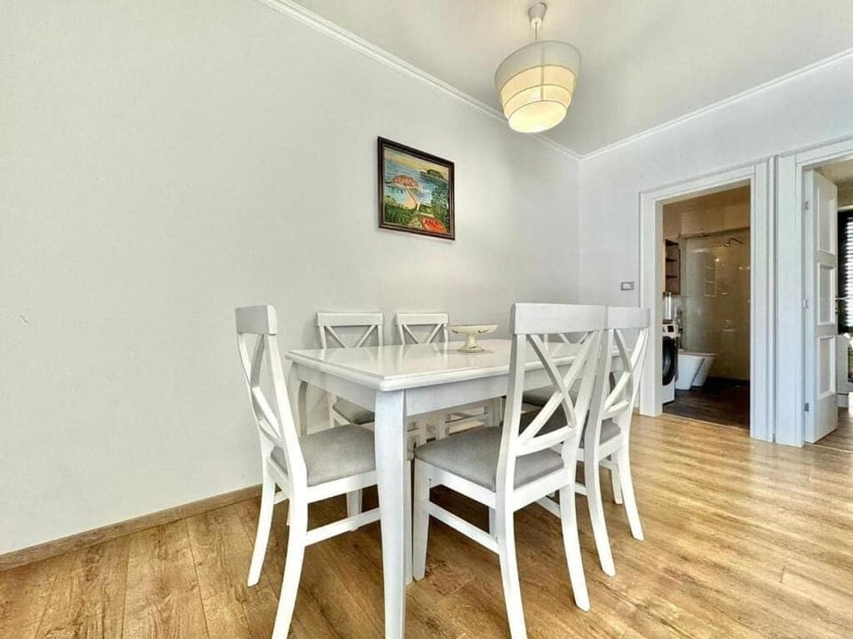 Standard Apartment | In-room dining