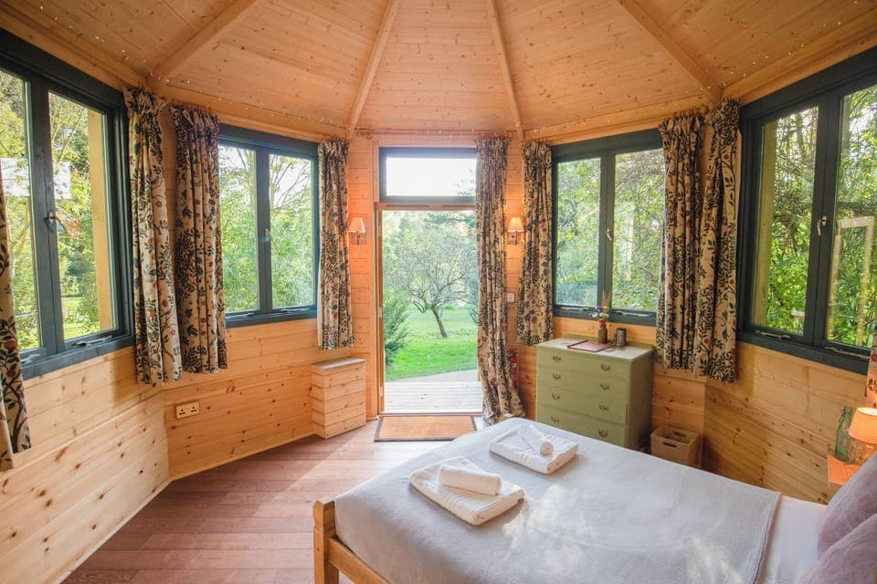 Individually furnished, bed sheets