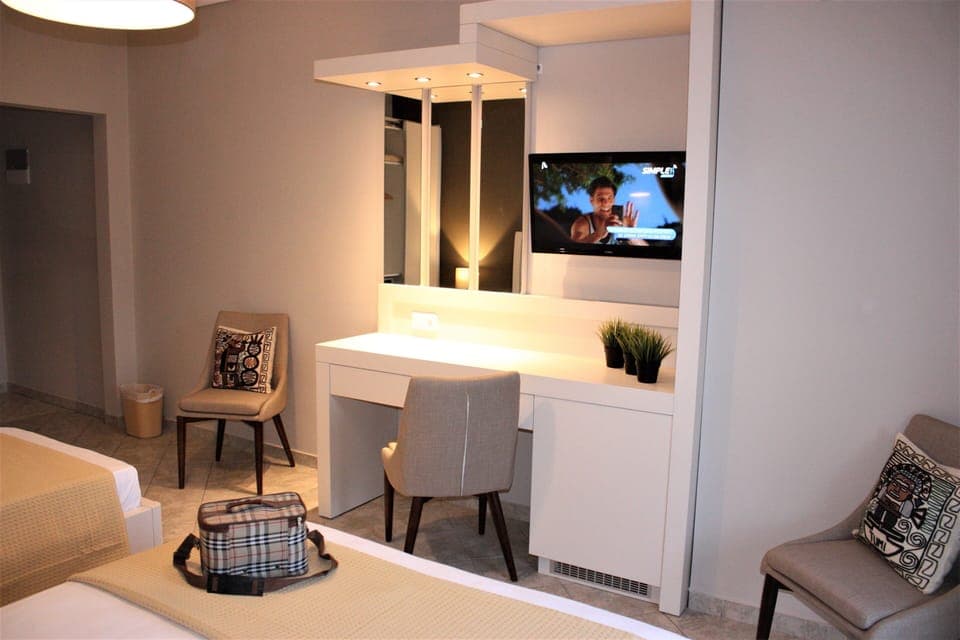 Superior Triple Room | Minibar, soundproofing, free WiFi, bed sheets