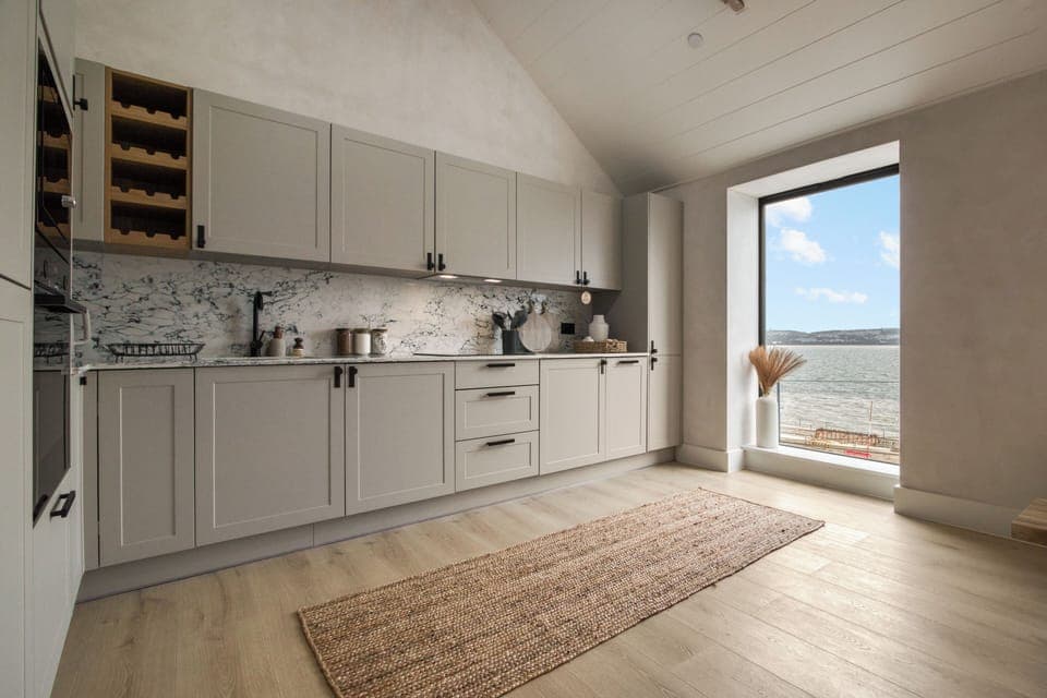 d51e31fb-3f80-46aa-b0ca-2f28fd9f75fa