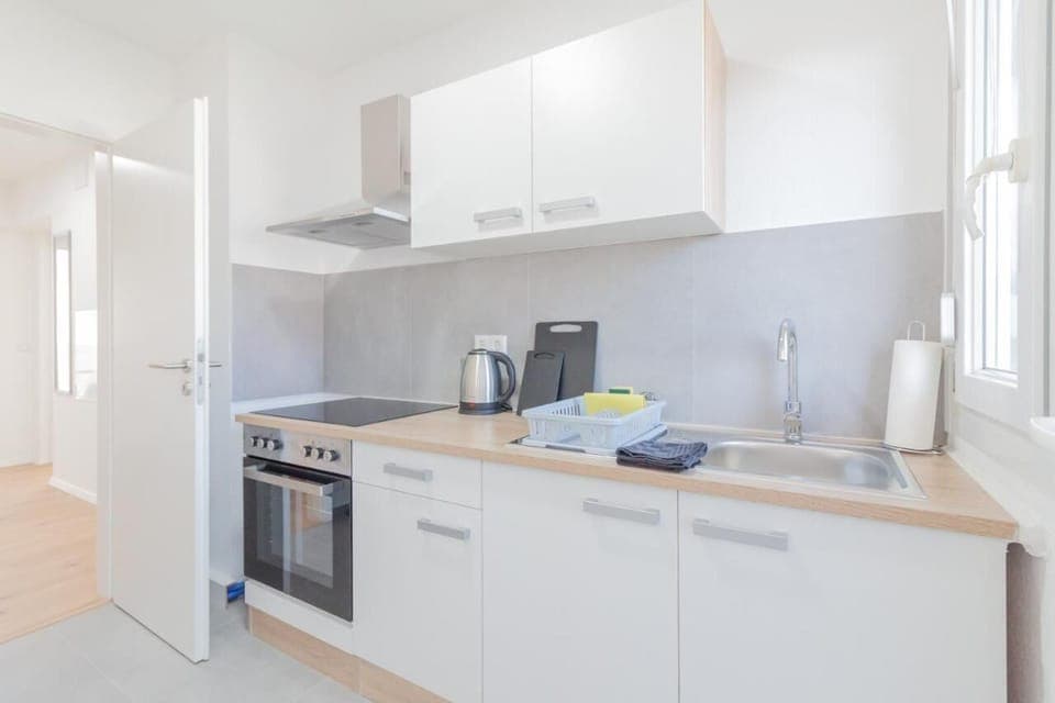 Our fully equipped kitchen (1)