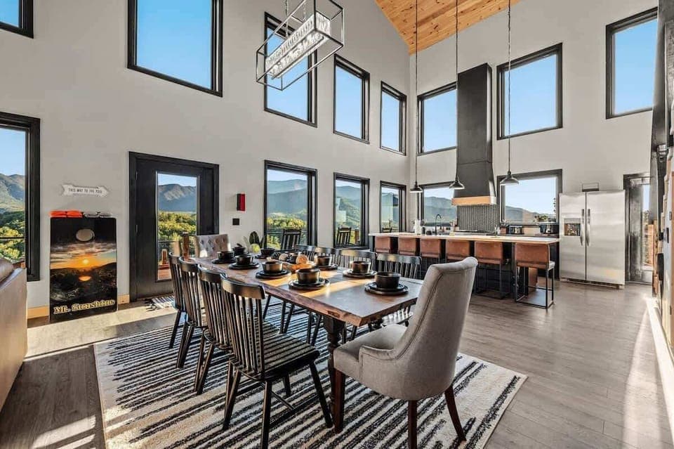 Enjoy every meal with breathtaking views and contemporary style.