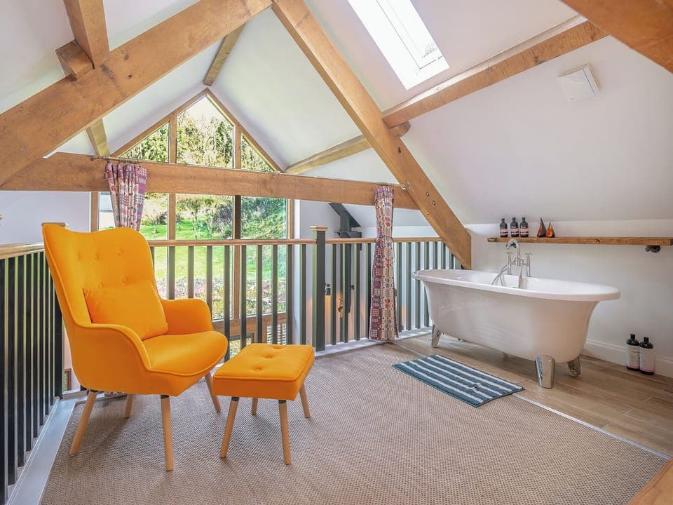 Double bedroom | Y Gwairdy - Cae Gwenlais Escapes, Llandybie Ammanford, near Llandeilo