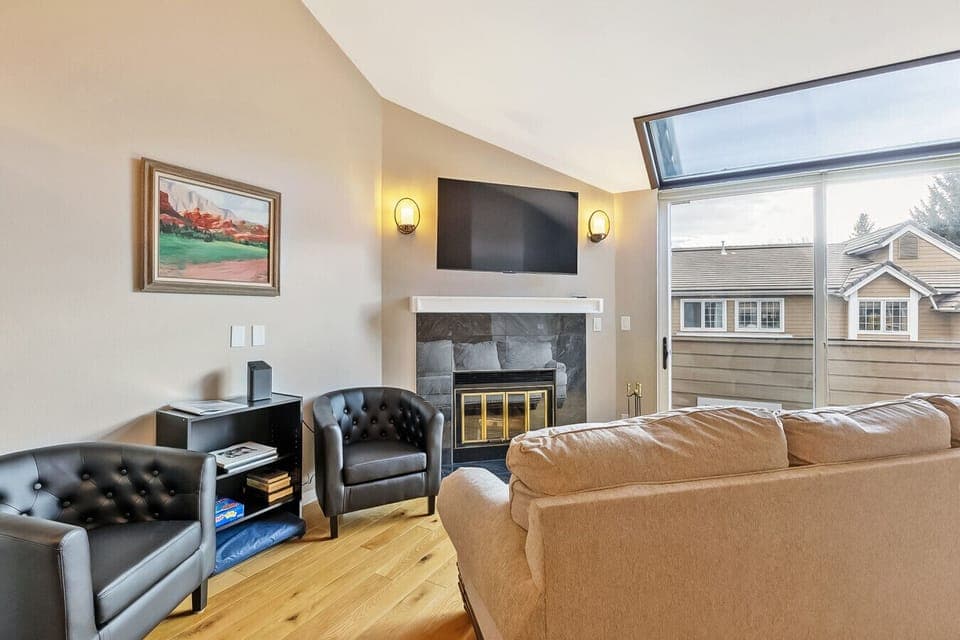 Comfortable Living Area, Open to Balcony