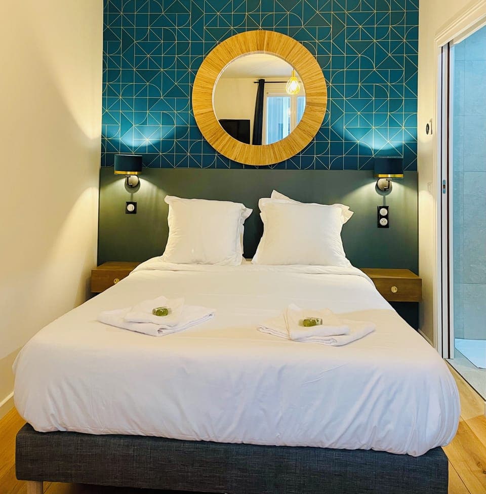 Double Room | Blackout drapes, soundproofing, free WiFi, bed sheets