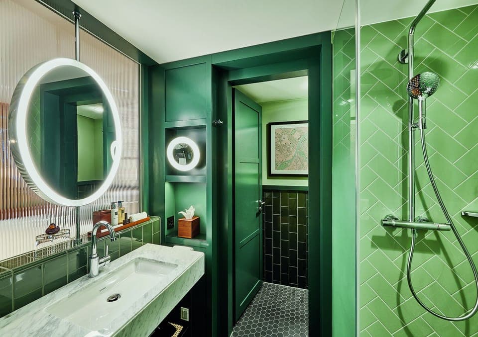 Superior Double Room, Kitchenette | Bathroom | Rainfall showerhead, designer toiletries, hair dryer, bathrobes