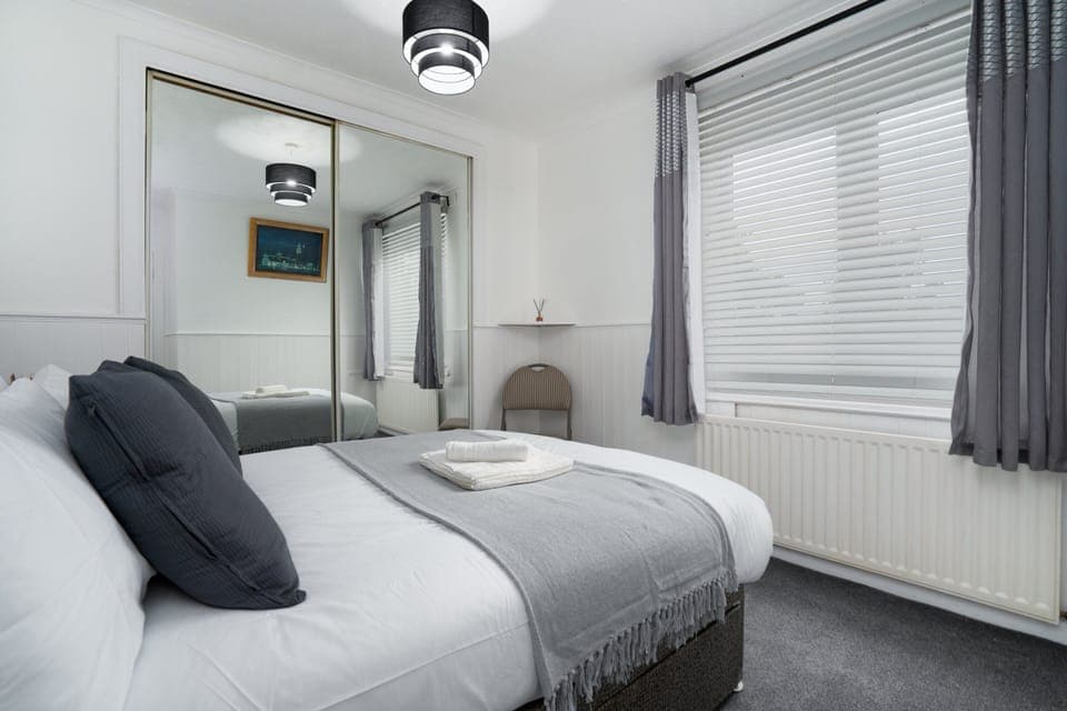 Apartment | 2 bedrooms, iron/ironing board, free WiFi, bed sheets