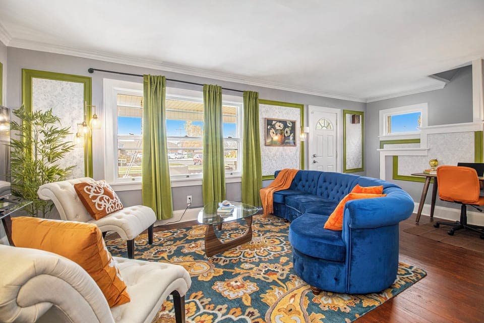 Cozy and luxurious ambience for the living room with luxurious