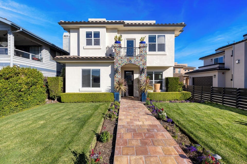 Your perfect coastal getaway.