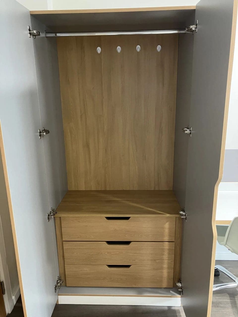 Studio, Non Smoking | Wardrobe