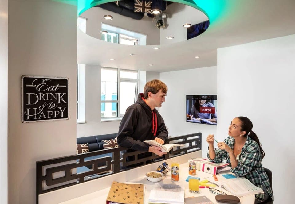 Single Room, Non Smoking | Shared kitchen