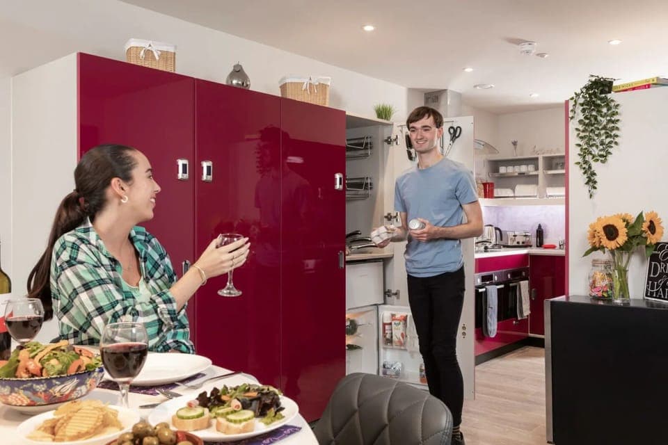 Single Room, Non Smoking | Shared kitchen