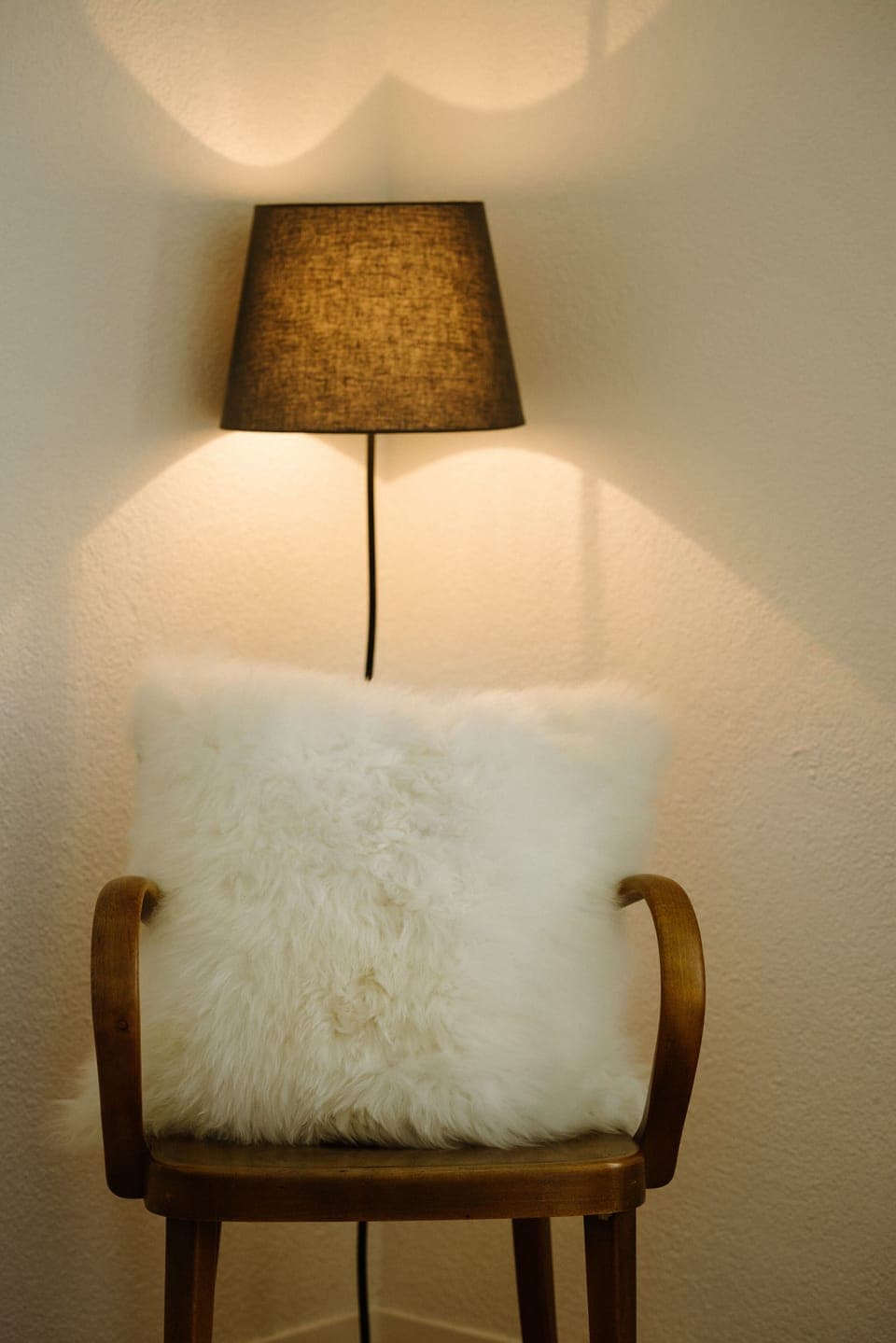 Basic Double or Twin Room, Courtyard View | Minibar, in-room safe, desk, cribs/infant beds