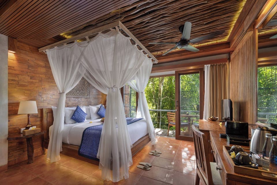 Honeymooner Rain Forest Jungle Suite with Free Minibar | Minibar, in-room safe, soundproofing, free WiFi