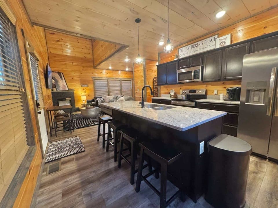 Open concept kitchen/family room