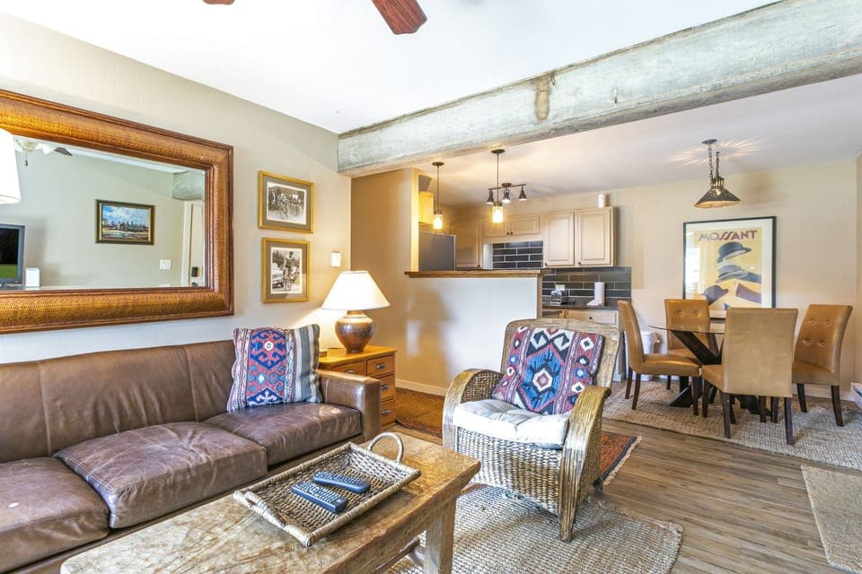 Condo, 2 Bedrooms | Living area | Smart TV