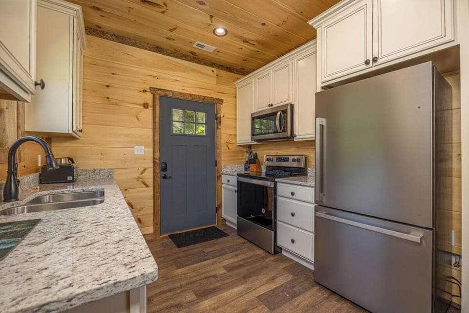 Autumn Path's fully-equipped kitchen