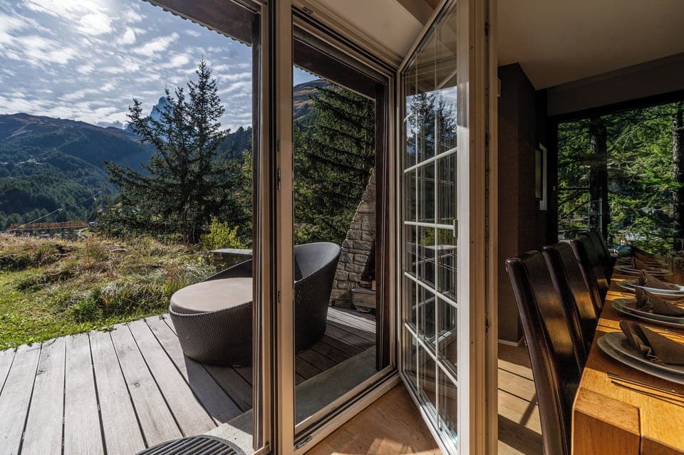 Luxury Chalet, Mountain View | 6 bedrooms, blackout drapes, soundproofing, free WiFi