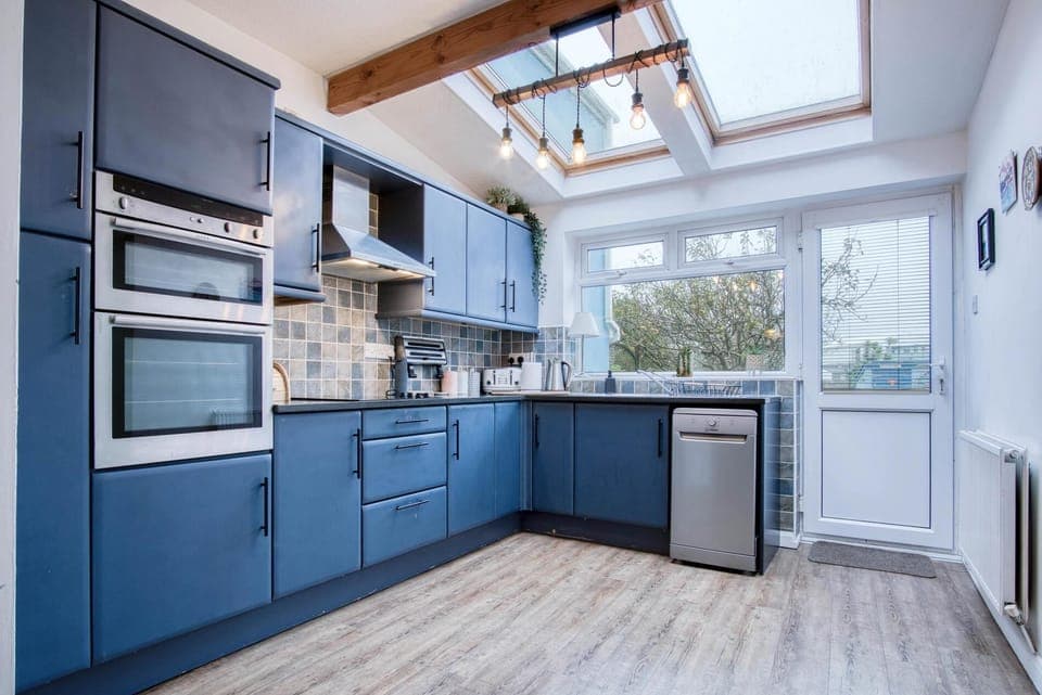 Lobster Cottage - 3 Bedroom Cottage - Tenby (24142)