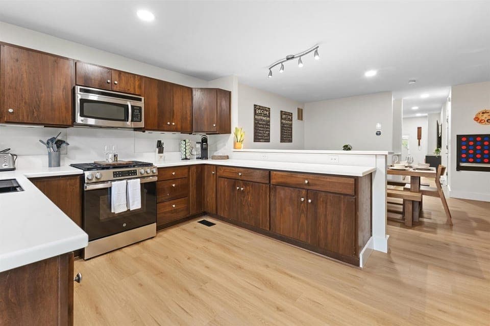 Fully Stocked Kitchen