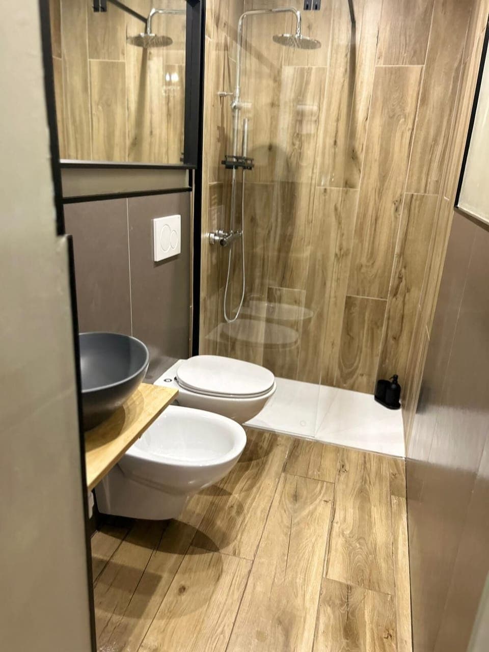 Luxury Triple Room, City View | Blackout drapes, iron/ironing board, free WiFi