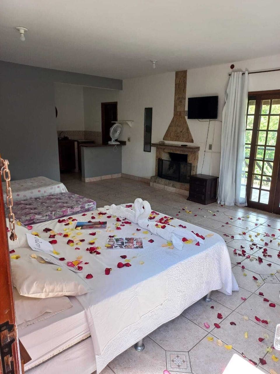 Deluxe Quadruple Room, 1 Bedroom | Free WiFi