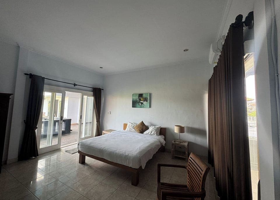 Deluxe Room | Minibar, desk, laptop workspace, free WiFi