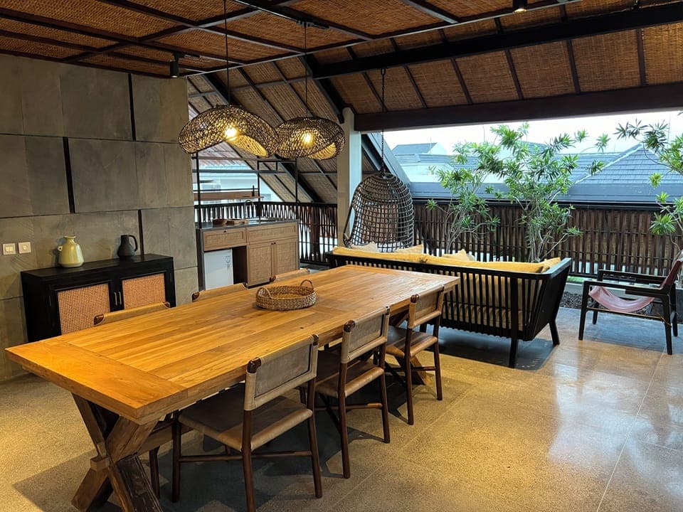 Second dining table on third floor with additional room for 6 people