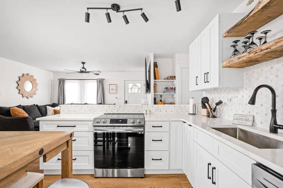 Fully stocked kitchen for all of your cooking needs.