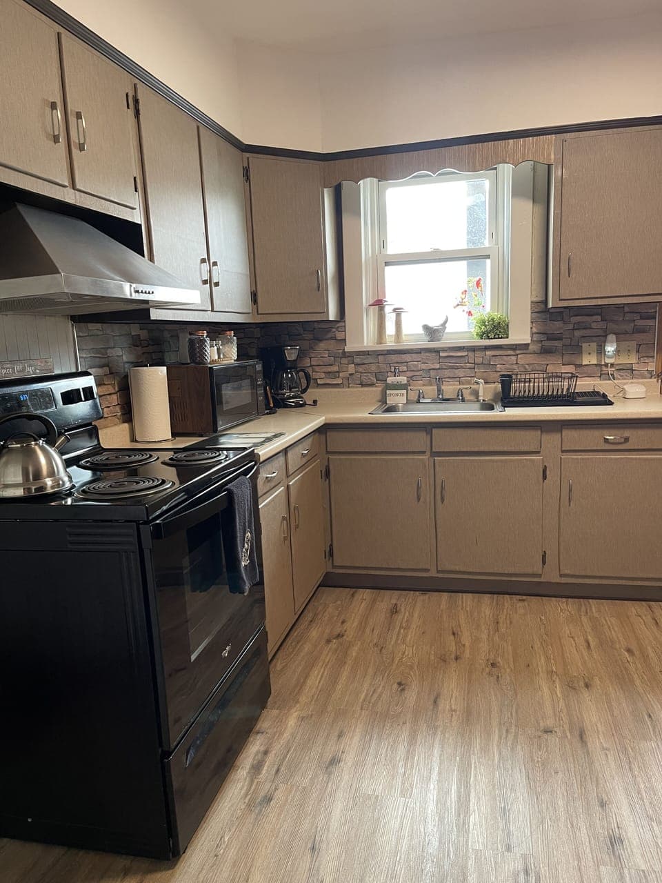 Full kitchen