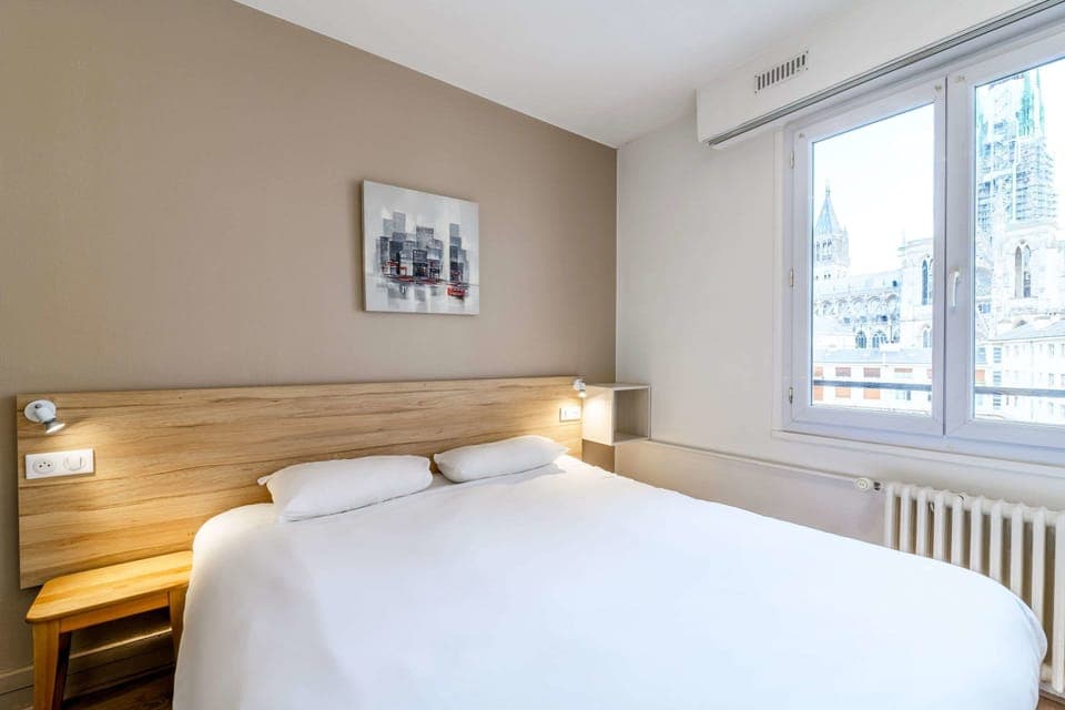 Superior Double Room | In-room safe, desk, blackout drapes, iron/ironing board