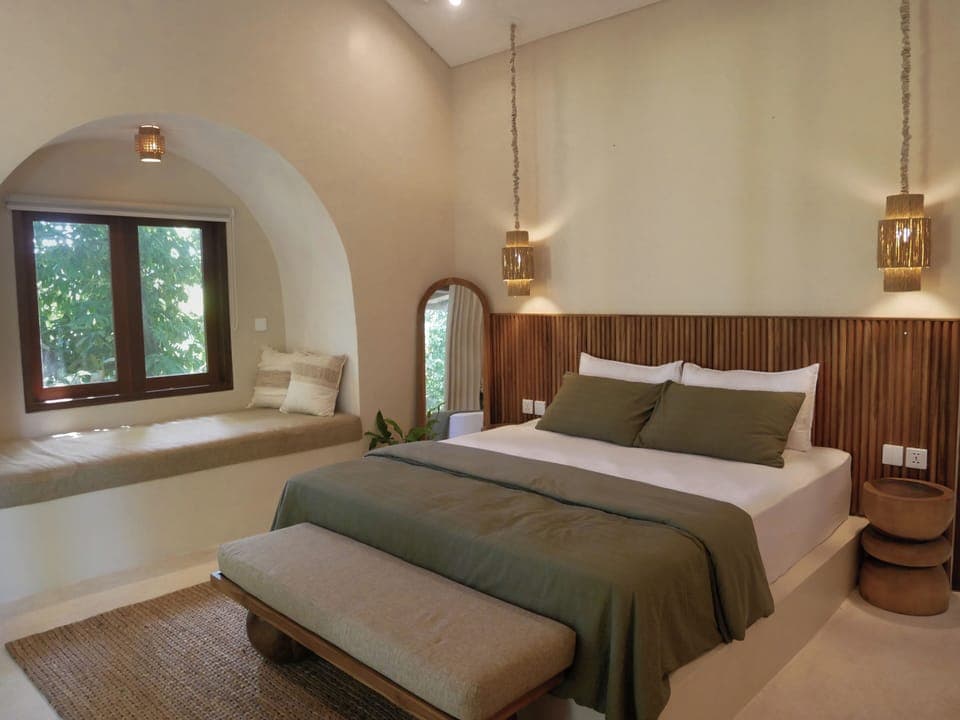 Premium bedding, minibar, desk, laptop workspace