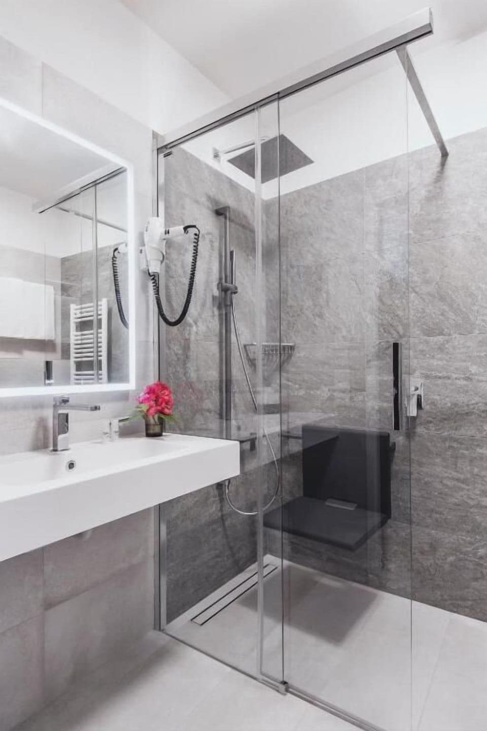 Shower, free toiletries, hair dryer, towels