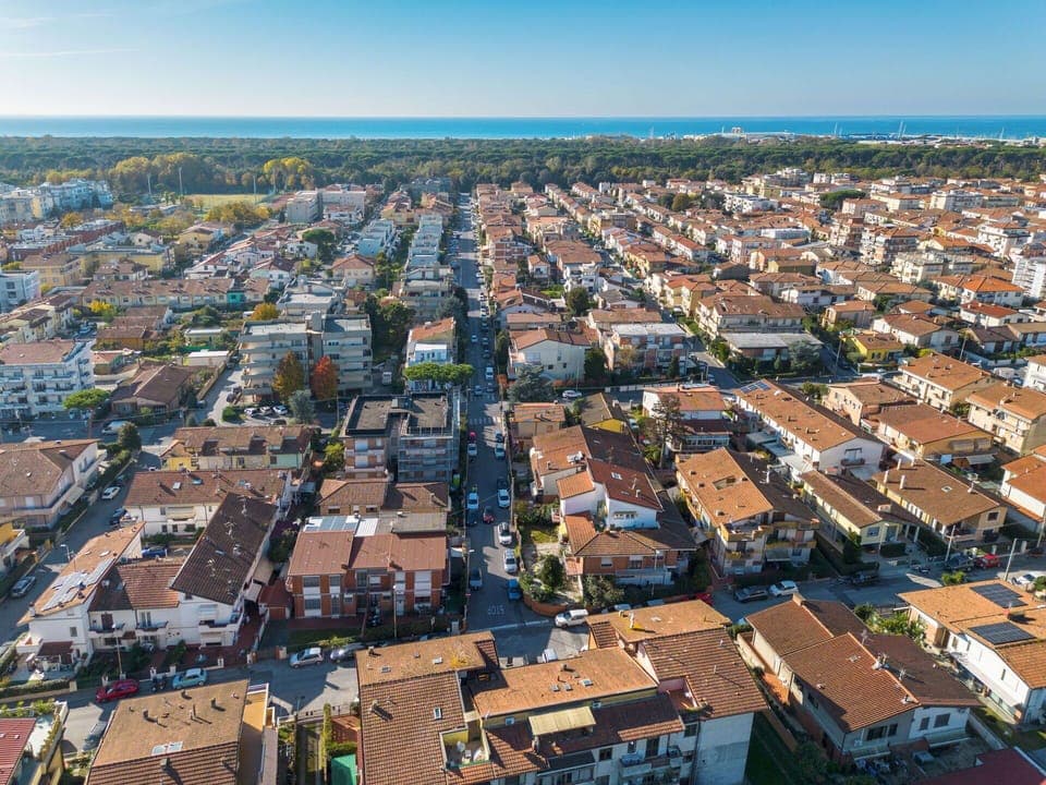 Sky, Daytime, Property, Building, Light, Blue, Nature, Infrastructure, Urban Design, House