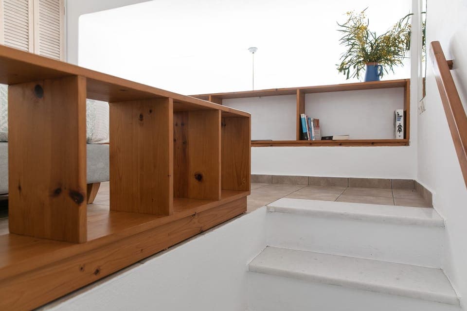 House | 2 bedrooms, desk