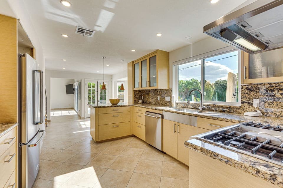 Kitchen | Keurig Coffee Maker | Dishwasher | 1st Floor