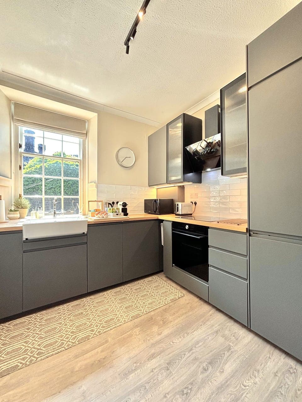 The Kitchen | Oven, Hob, Fridge / Freezer, Dishwasher, Washing Machine / Dryer 